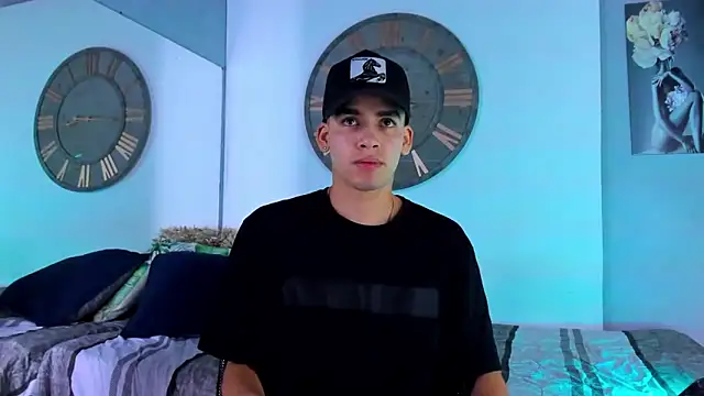 Mike 0233  online show from December 2024 03:44:02 AM