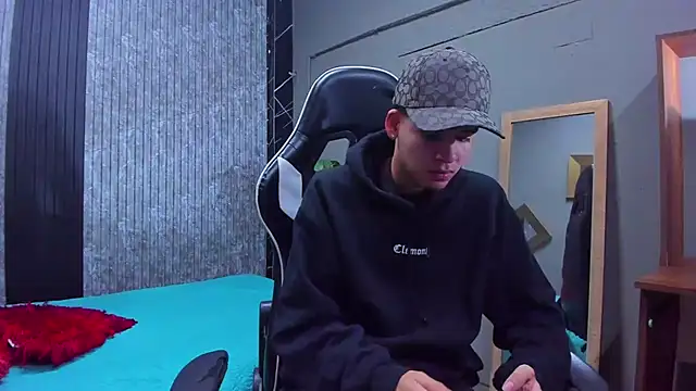 Mike 0233  online show from March 2025 04:01:01 AM