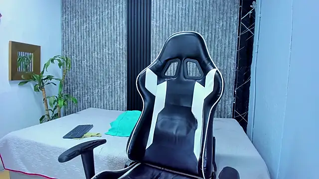 Mike 0233  online show from November 2025 05:29:02 AM