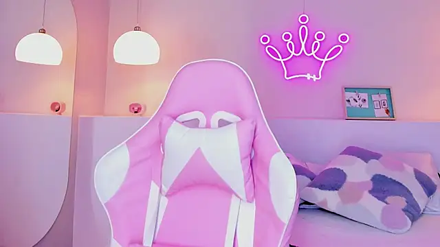 violeth hill online show from January 2025 08:01:02 PM