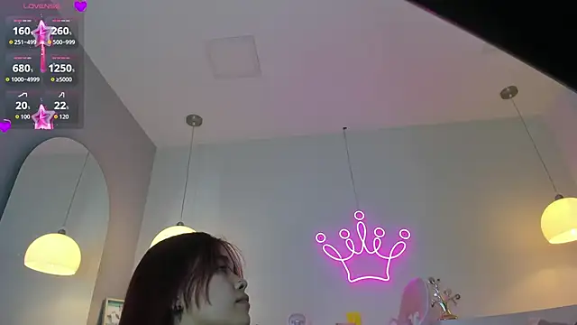 violeth hill online show from October 2025 08:11:02 PM