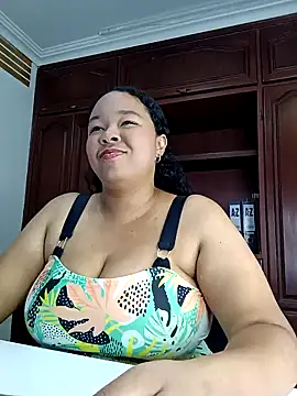 Snapshot of XMara chatting on January 2025 08:26:01 PM XMara online show from January 2025 08:26:01 PM