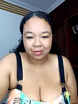 Snapshot of XMara chatting on January 2025 11:27:02 PM XMara online show from January 2025 11:27:02 PM