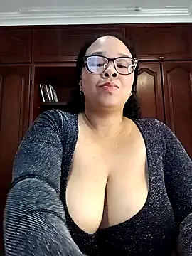 Snapshot of XMara chatting on February 2025 07:42:01 PM XMara online show from February 2025 07:42:01 PM