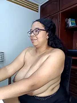 Snapshot of XMara chatting on February 2025 10:50:01 PM XMara online show from February 2025 10:50:01 PM