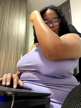 Snapshot of XMara chatting on September 2025 03:45:01 PM XMara online show from September 2025 03:45:01 PM