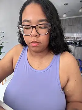 Snapshot of XMara chatting on September 2025 05:49:01 PM XMara online show from September 2025 05:49:01 PM