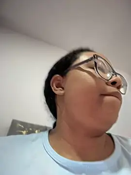 Snapshot of XMara chatting on September 2025 05:28:01 PM XMara online show from September 2025 05:28:01 PM