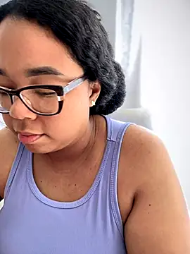 Snapshot of XMara chatting on October 2025 05:52:02 PM XMara online show from October 2025 05:52:02 PM