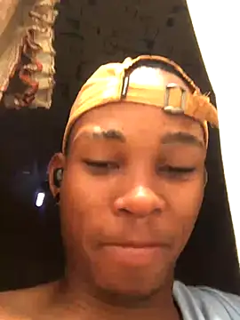 Snapshot of MixedItem chatting on November 2025 11:43:02 AM MixedItem online show from November 2025 11:43:02 AM