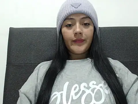 Snapshot of Alisha_99 chatting on June 2026 12:33:01 AM Alisha 99 online show from June 2026 12:33:01 AM