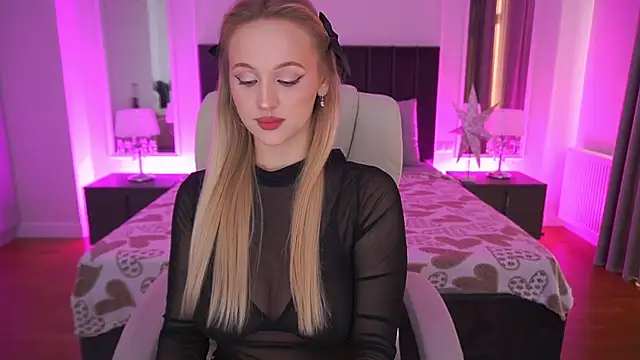 LylaYeess online show from April 2026 06:24:01 AM