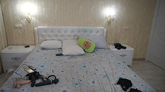 LunaaMayy online show from April 2026 02:51:02 AM