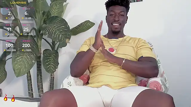 Snapshot of michaell_james7 chatting on November 2025 07:25:01 PM michaell james7 online show from November 2025 07:25:01 PM