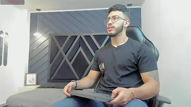 Liam Kleiin online show from November 2025 11:20:02 AM