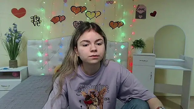 TinaRedly online show from March 2025 09:26:02 PM