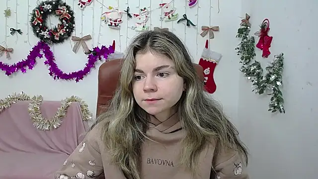 TinaRedly online show from December 2025 06:38:02 PM