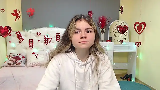 TinaRedly online show from February 2026 06:15:02 PM