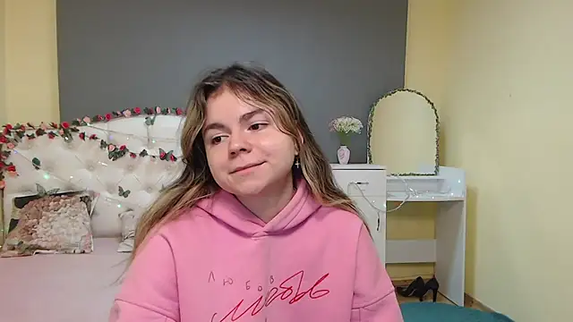 TinaRedly online show from March 2026 08:41:02 AM