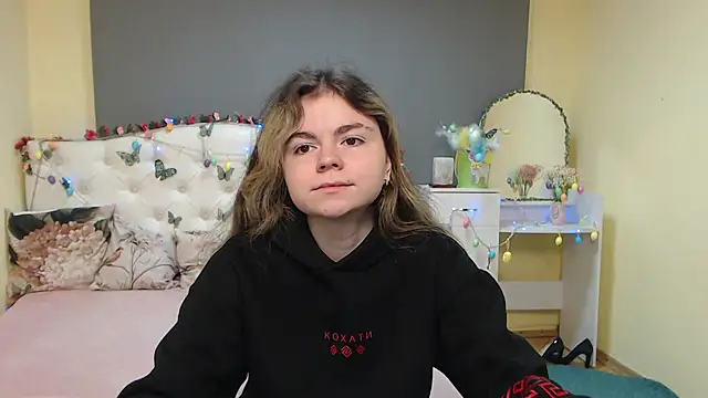 TinaRedly online show from March 2026 06:14:01 AM