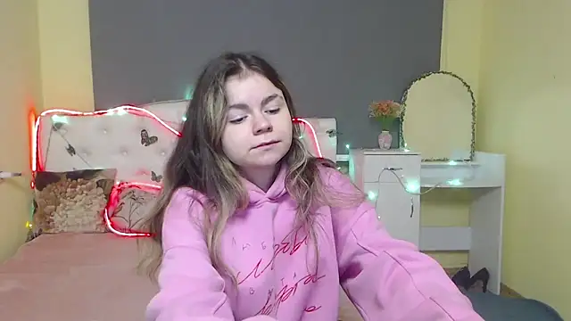 TinaRedly online show from April 2026 05:54:02 AM