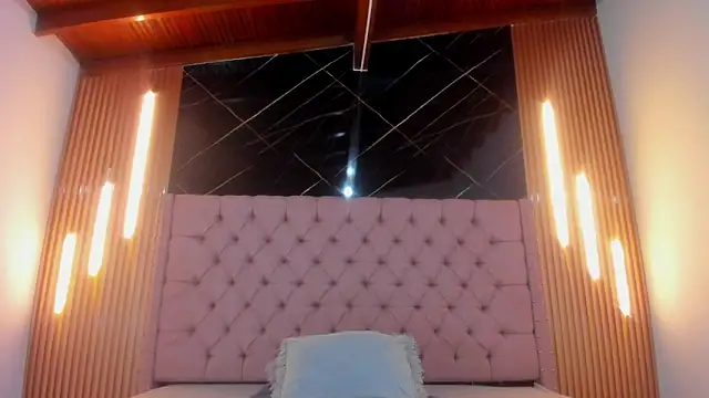 AinaPink online show from May 2026 11:17:01 AM