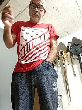 Snapshot of bottomhairy chatting on October 2025 08:26:01 AM bottomhairy online show from October 2025 08:26:01 AM