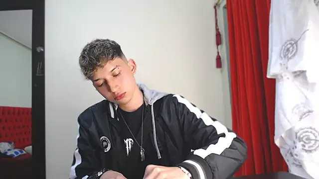 Snapshot of _Thomas_hot_ chatting on January 2025 05:33:01 AM Thomas hot online show from January 2025 05:33:01 AM