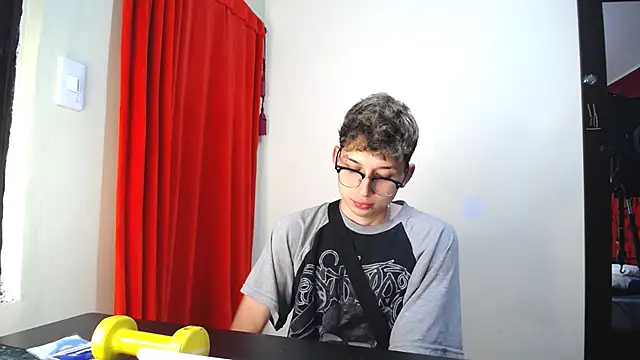 Snapshot of _Thomas_hot_ chatting on January 2025 09:40:01 PM Thomas hot online show from January 2025 09:40:01 PM