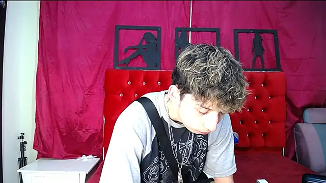 Snapshot of _Thomas_hot_ chatting on February 2025 03:24:01 AM Thomas hot online show from February 2025 03:24:01 AM