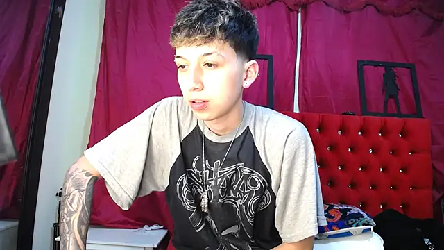 Snapshot of _Thomas_hot_ chatting on March 2025 08:10:02 PM Thomas hot online show from March 2025 08:10:02 PM