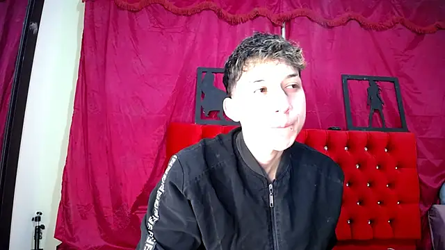 Snapshot of _Thomas_hot_ chatting on March 2025 12:27:01 AM Thomas hot online show from March 2025 12:27:01 AM