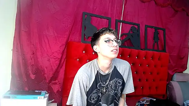 Snapshot of _Thomas_hot_ chatting on March 2025 10:00:02 AM Thomas hot online show from March 2025 10:00:02 AM