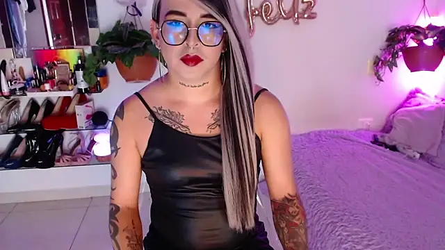 Snapshot of Laveneno_ortiz07 chatting on October 2025 11:57:02 PM Laveneno ortiz07 online show from October 2025 11:57:02 PM