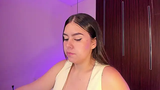 ArianaBaker online show from May 2026 01:28:02 PM