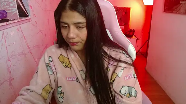 Snapshot of Candela-Smith chatting on October 2025 05:03:02 PM Candela-Smith online show from October 2025 05:03:02 PM