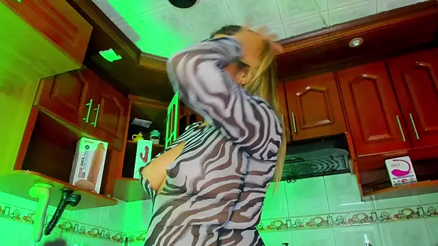 LaureenHills online show from December 2024 03:37:01 AM