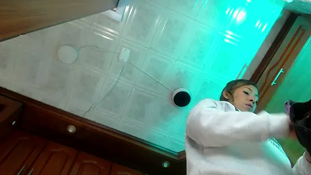 LaureenHills online show from March 2025 03:13:02 AM