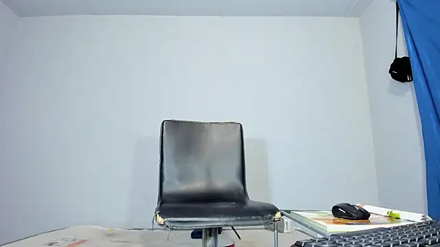 xmissinchesxx online show from November 2025 06:01:01 AM