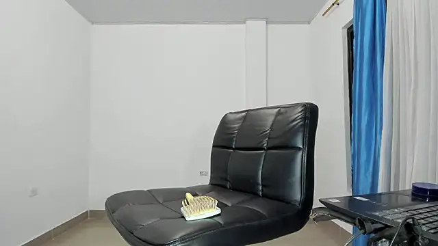 xmissinchesxx online show from February 2026 09:14:02 AM