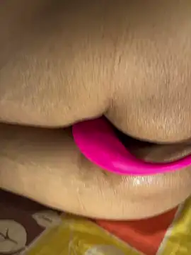 Snapshot of Bongcrush_3 chatting on February 2025 03:51:01 AM Bongcrush 3 online show from February 2025 03:51:01 AM