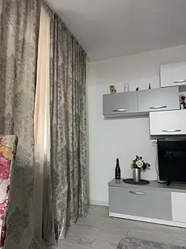  adelle online show from February 2026 12:20:02 PM