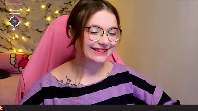 Snapshot of me__hanna chatting on January 2025 11:18:01 PM me hanna online show from January 2025 11:18:01 PM