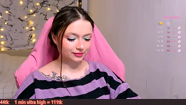 Snapshot of me__hanna chatting on February 2025 08:43:02 PM me hanna online show from February 2025 08:43:02 PM