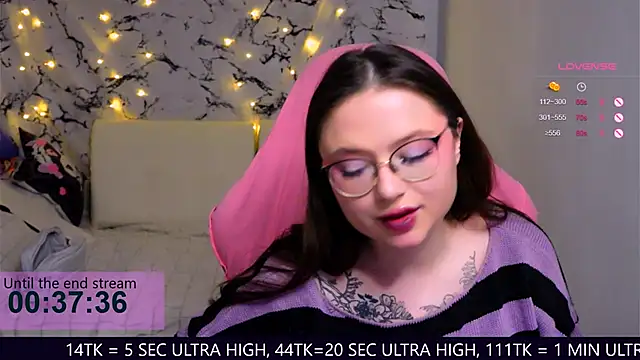 Snapshot of me__hanna chatting on February 2025 01:26:01 AM me hanna online show from February 2025 01:26:01 AM