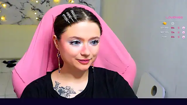 Snapshot of me__hanna chatting on March 2025 10:32:01 PM me hanna online show from March 2025 10:32:01 PM