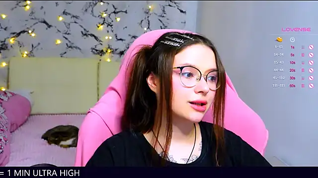 Snapshot of me__hanna chatting on March 2025 02:28:02 AM me hanna online show from March 2025 02:28:02 AM