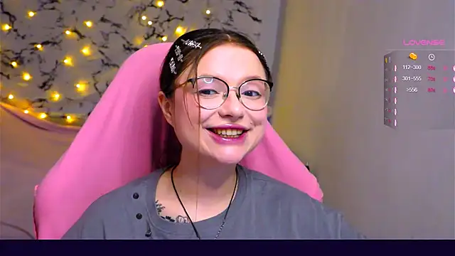 Snapshot of me__hanna chatting on March 2025 11:49:01 PM me hanna online show from March 2025 11:49:01 PM