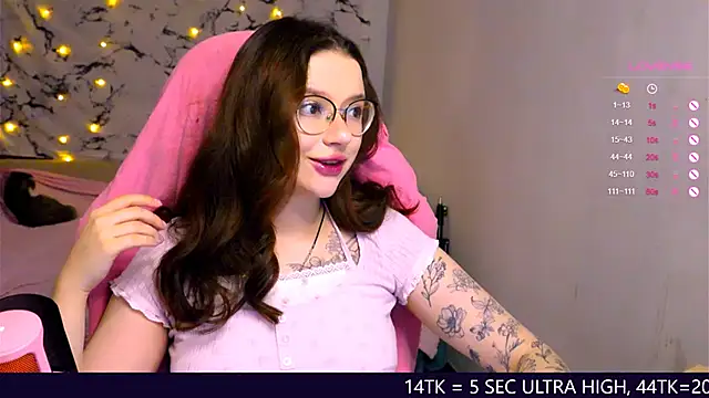 Snapshot of me__hanna chatting on March 2025 11:43:02 PM me hanna online show from March 2025 11:43:02 PM