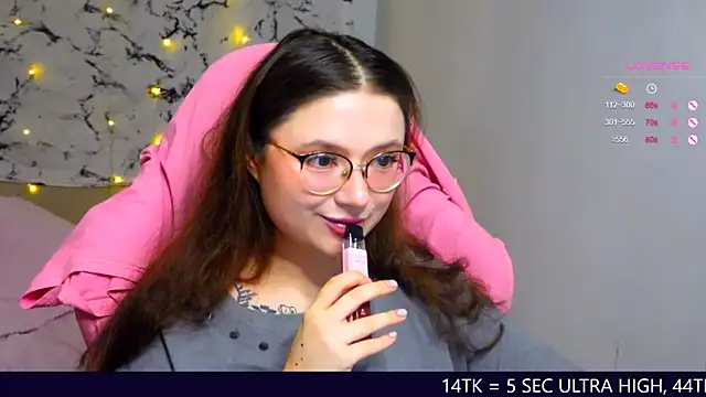 Snapshot of me__hanna chatting on March 2025 10:18:02 PM me hanna online show from March 2025 10:18:02 PM